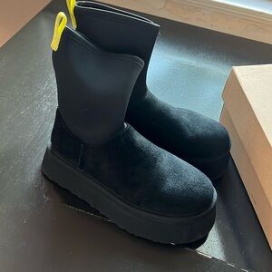 Authentic Black Ugg Dipper Boots size 10